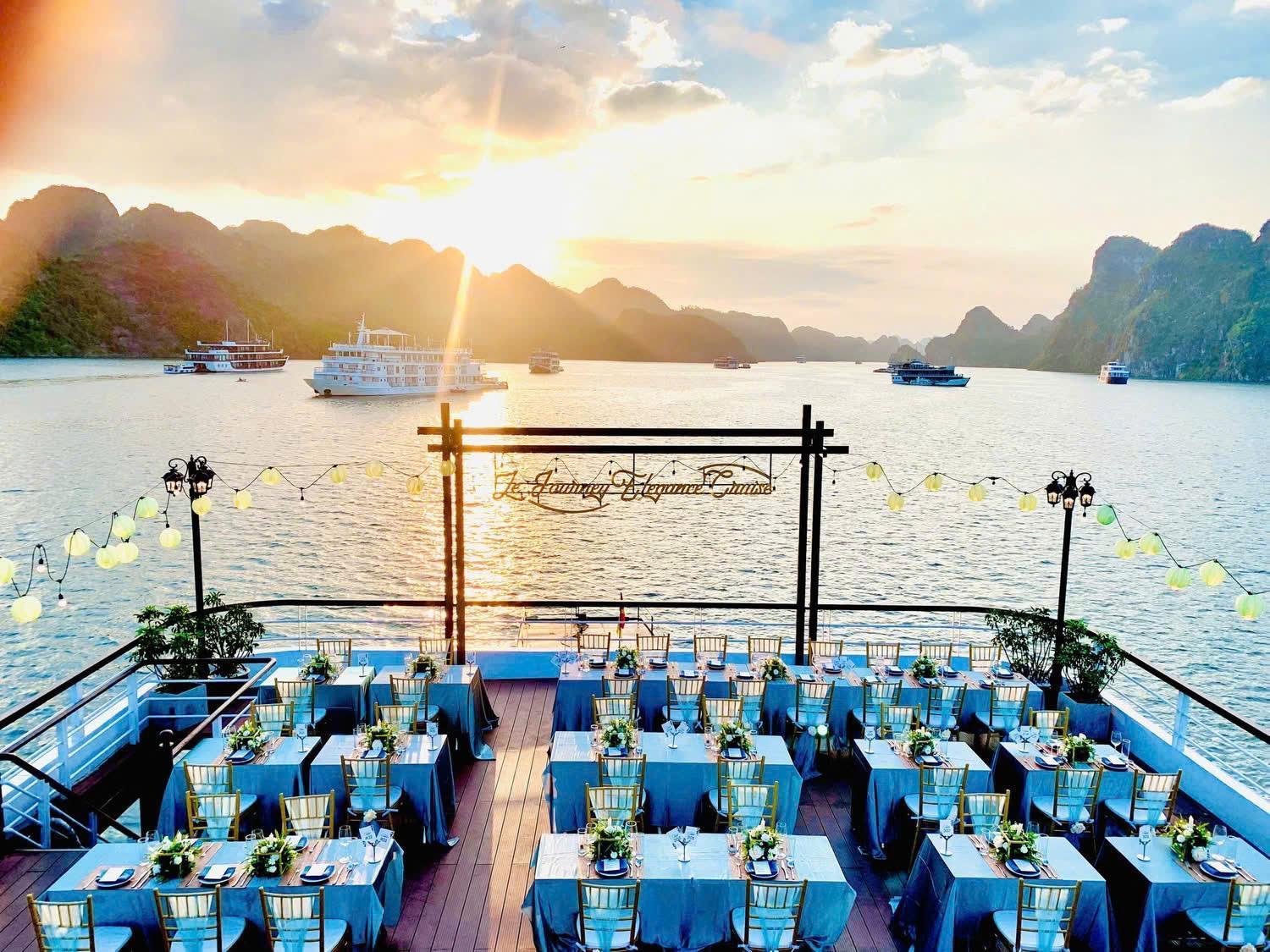 Отель Le Journey Elegance Cruise Халонг Экстерьер фото